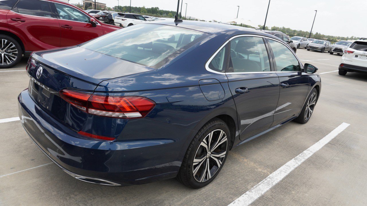 Used 2020 Volkswagen Passat 2.0T SEL FWD image 6