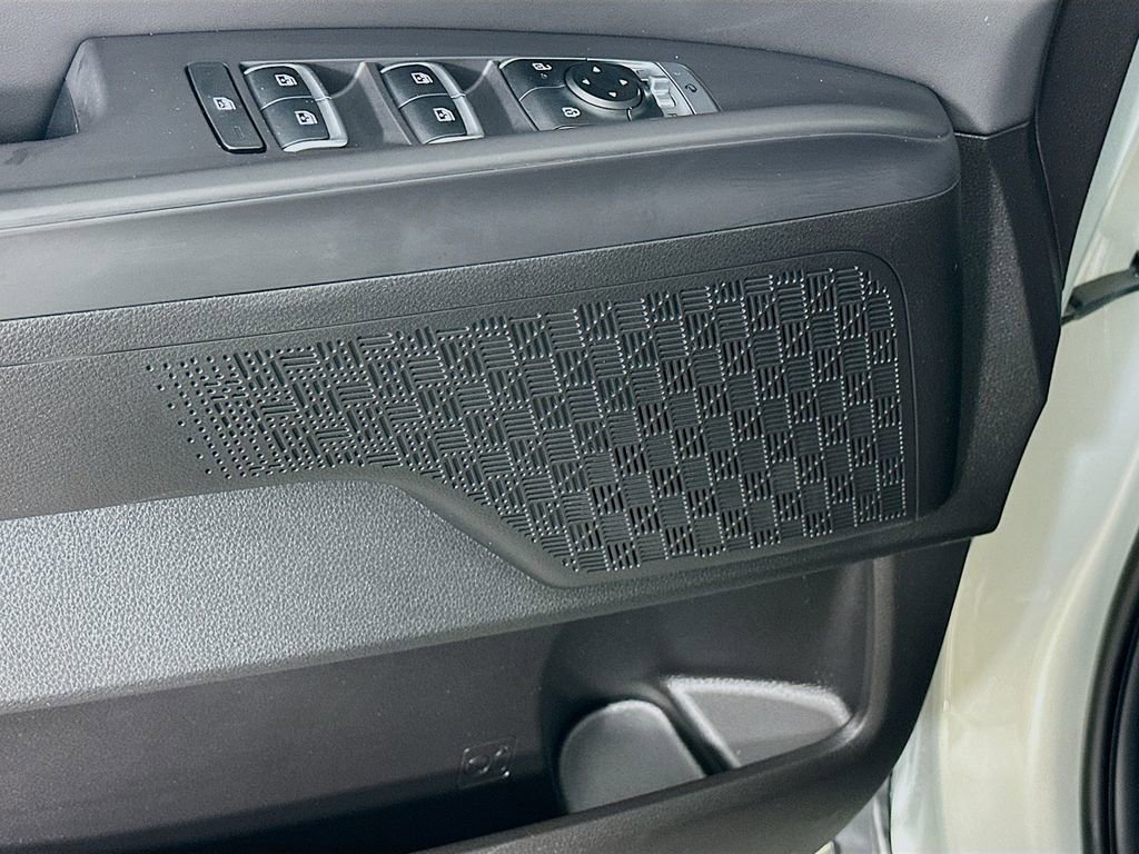 Used 2026 Kia Carnival SX w/ SX Dark Edition Package image 25