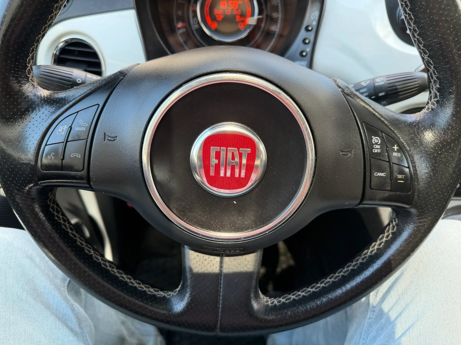 Used 2013 FIAT 500 Turbo w/ Comfort/Convenience Group FWD image 32