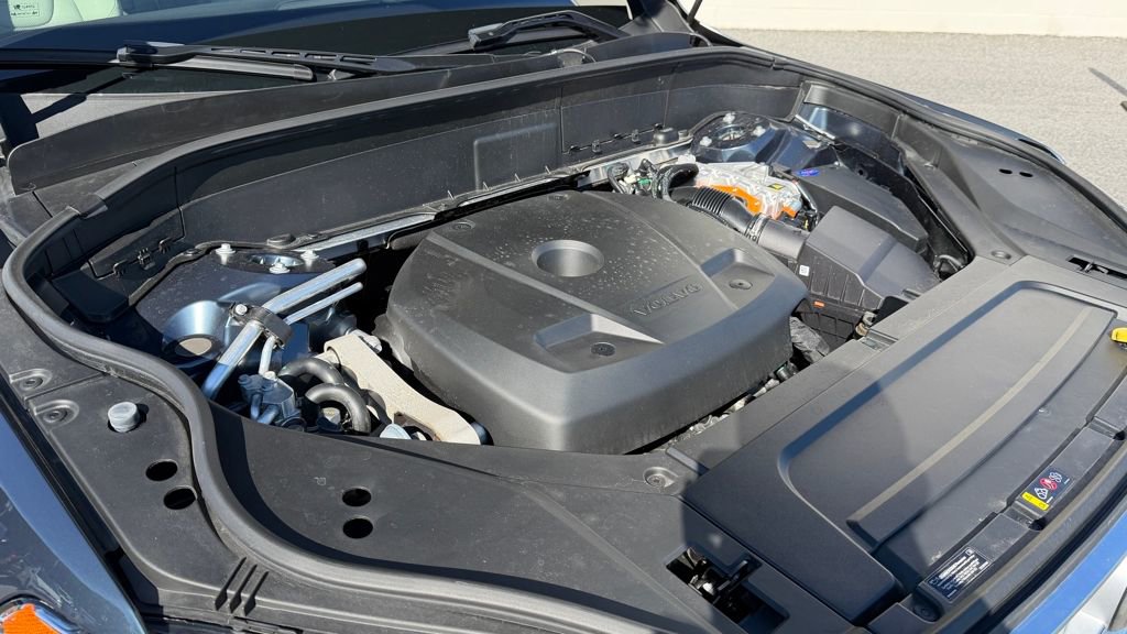 Used 2025 Volvo XC90 T8 Plus w/ Protection Package image 19