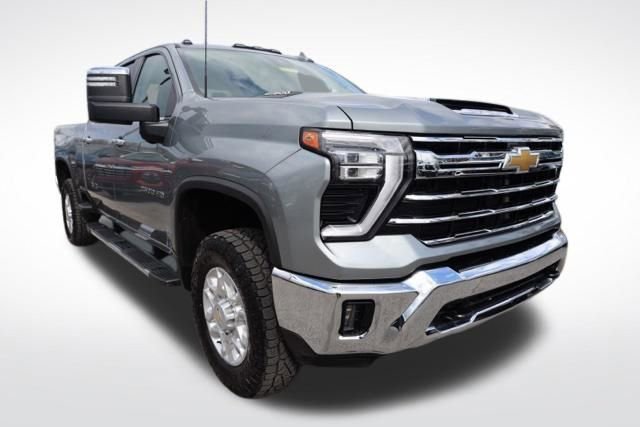 Used 2024 Chevrolet Silverado 2500 LTZ w/ LTZ Convenience Package image 3