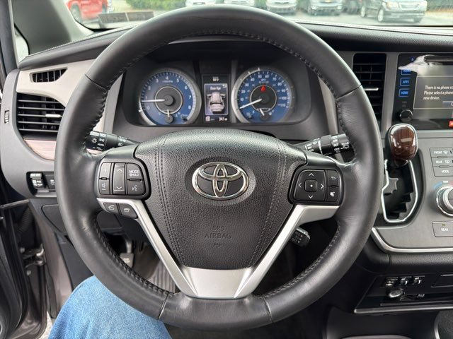 Used 2015 Toyota Sienna Limited Premium w/ Four Season Floor Mat Package AWD/4WD image 33