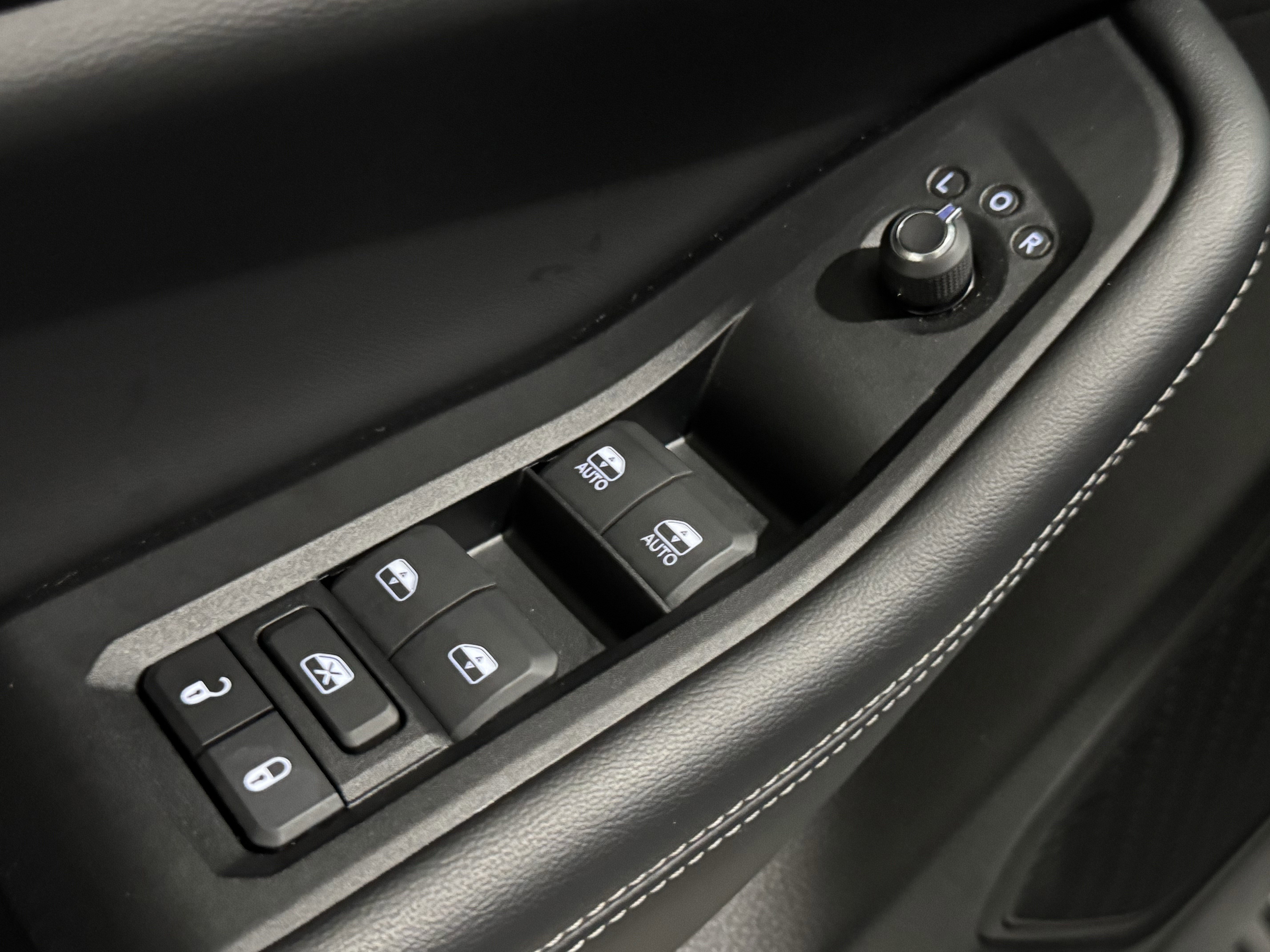 Used 2024 Jeep Grand Cherokee Laredo w/ MOPAR Finishing Package image 24