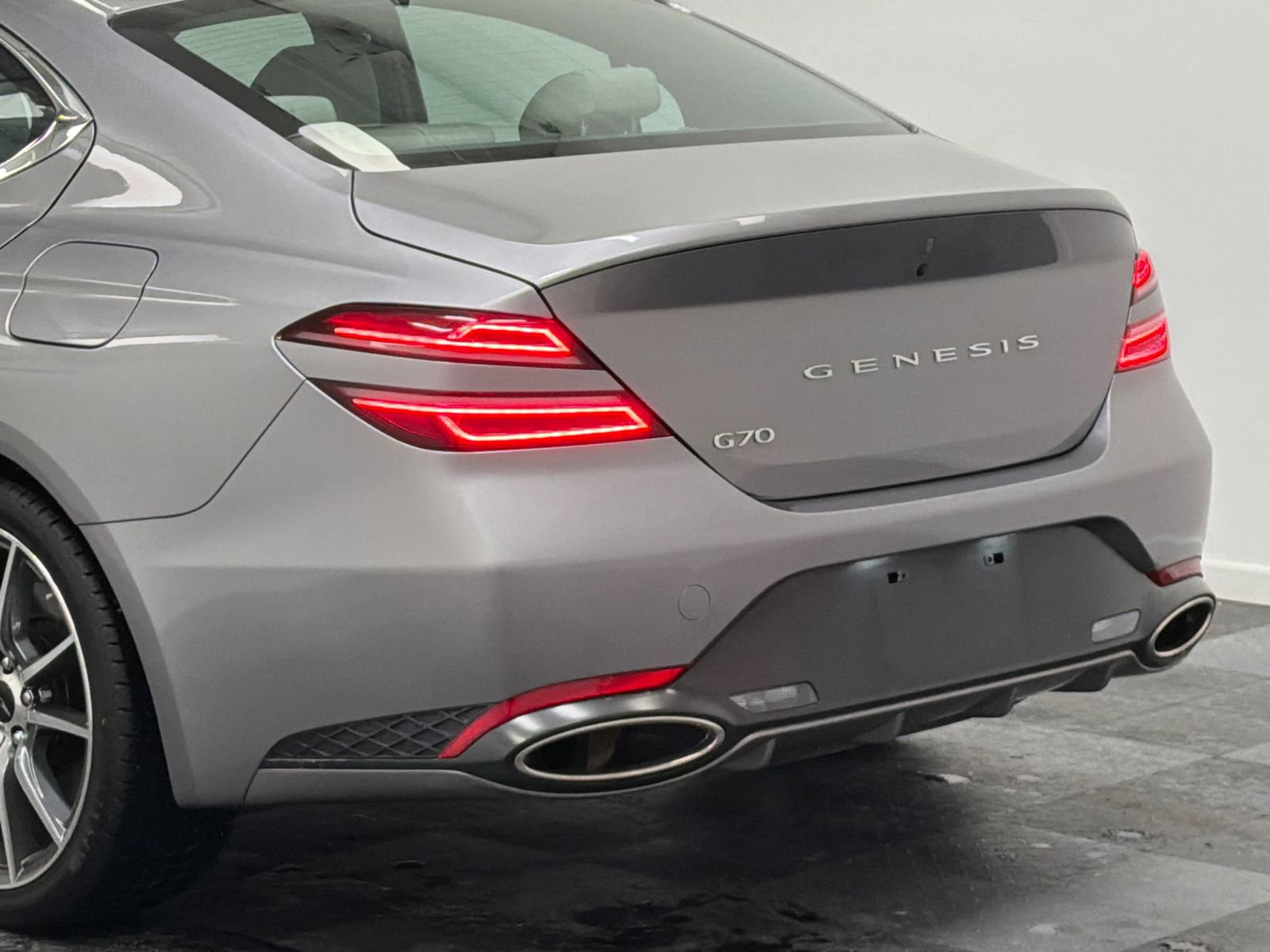 Used 2024 Genesis G70 2.5T image 7