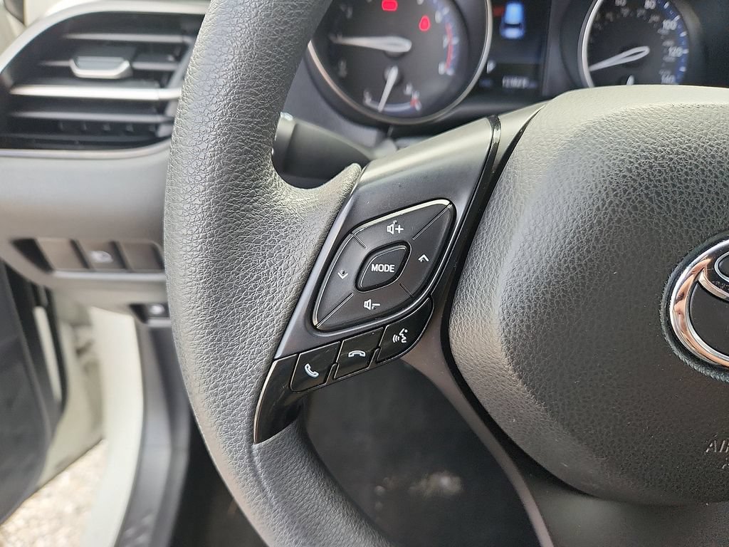 Used 2019 Toyota C-HR LE FWD image 15