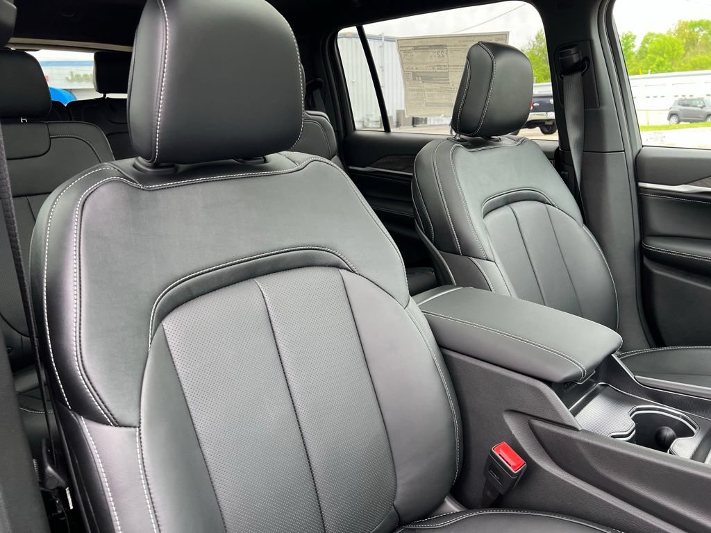 New 2026 Jeep Grand Cherokee L Limited AWD/4WD image 11