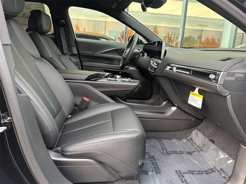 New 2026 Cadillac Lyriq Luxury image 10