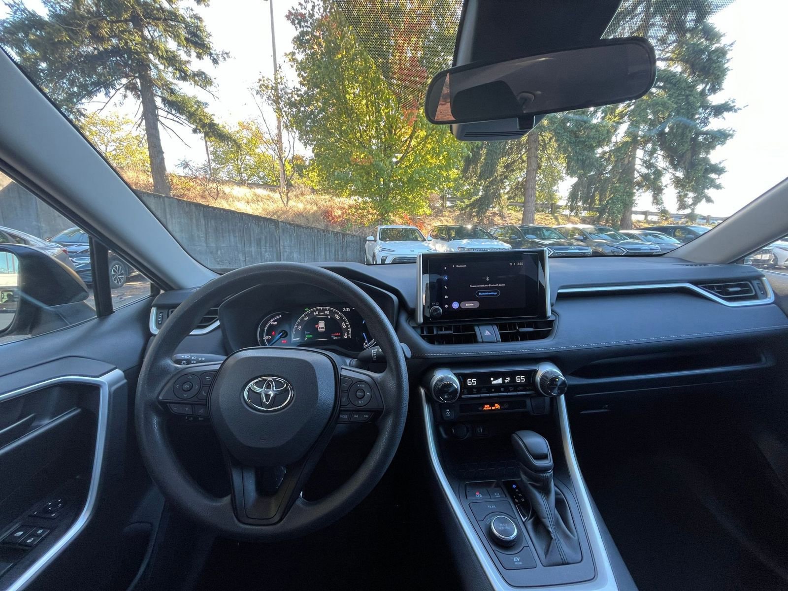 Used 2025 Toyota RAV4 LE image 33