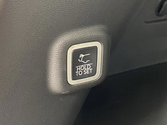 New 2026 Jeep Cherokee Overland w/ Trailer Tow Group AWD/4WD image 16