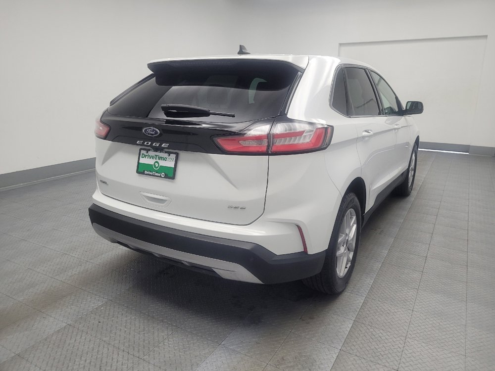 Used 2024 Ford Edge SEL image 7