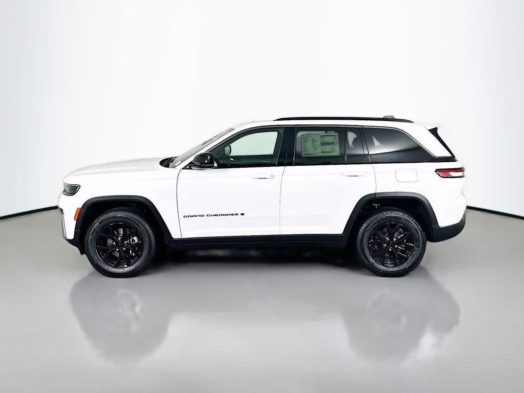 New 2026 Jeep Grand Cherokee Altitude image 4
