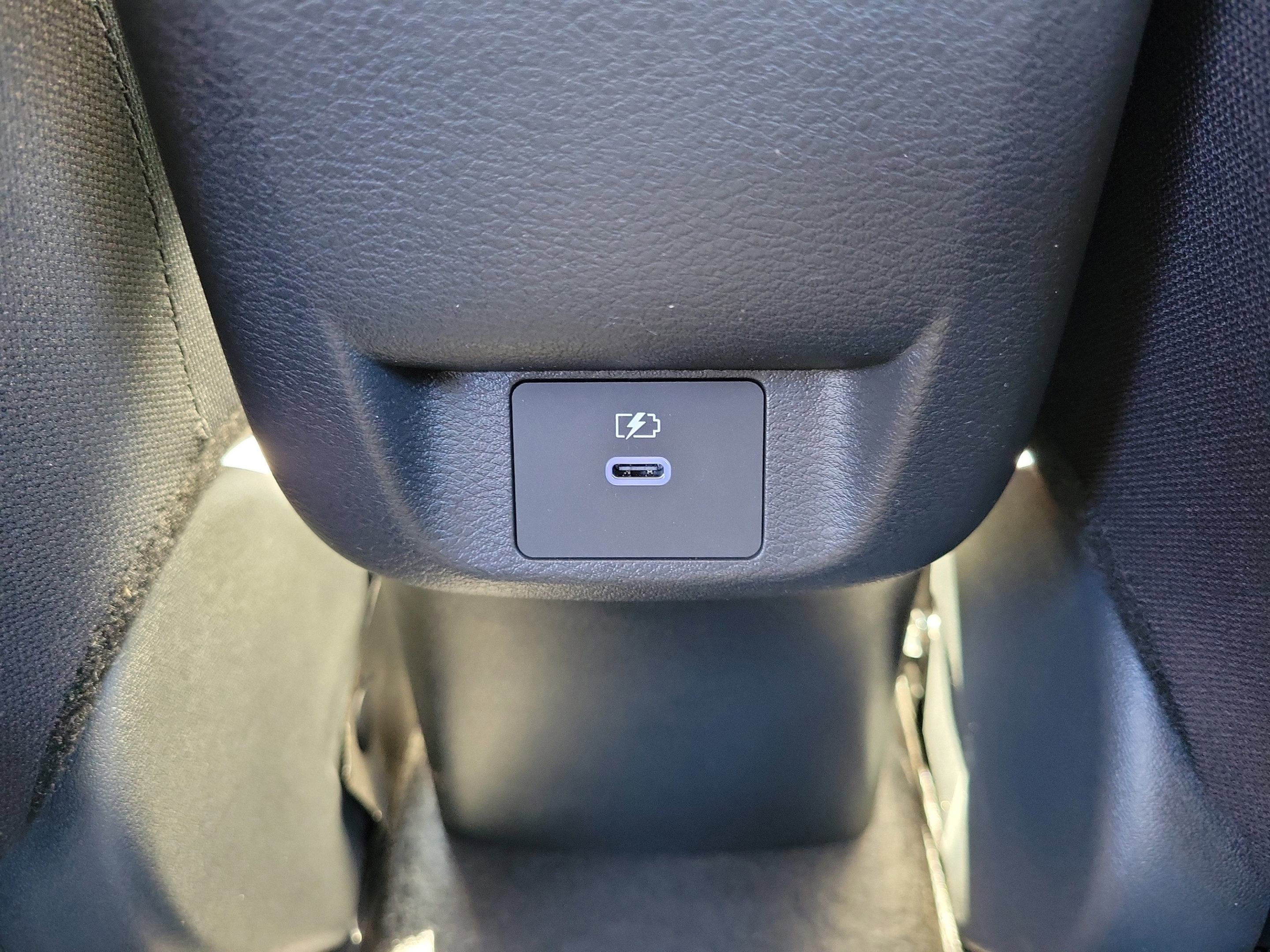 Certified 2025 Nissan Versa SR w/ Trunk Package FWD image 15