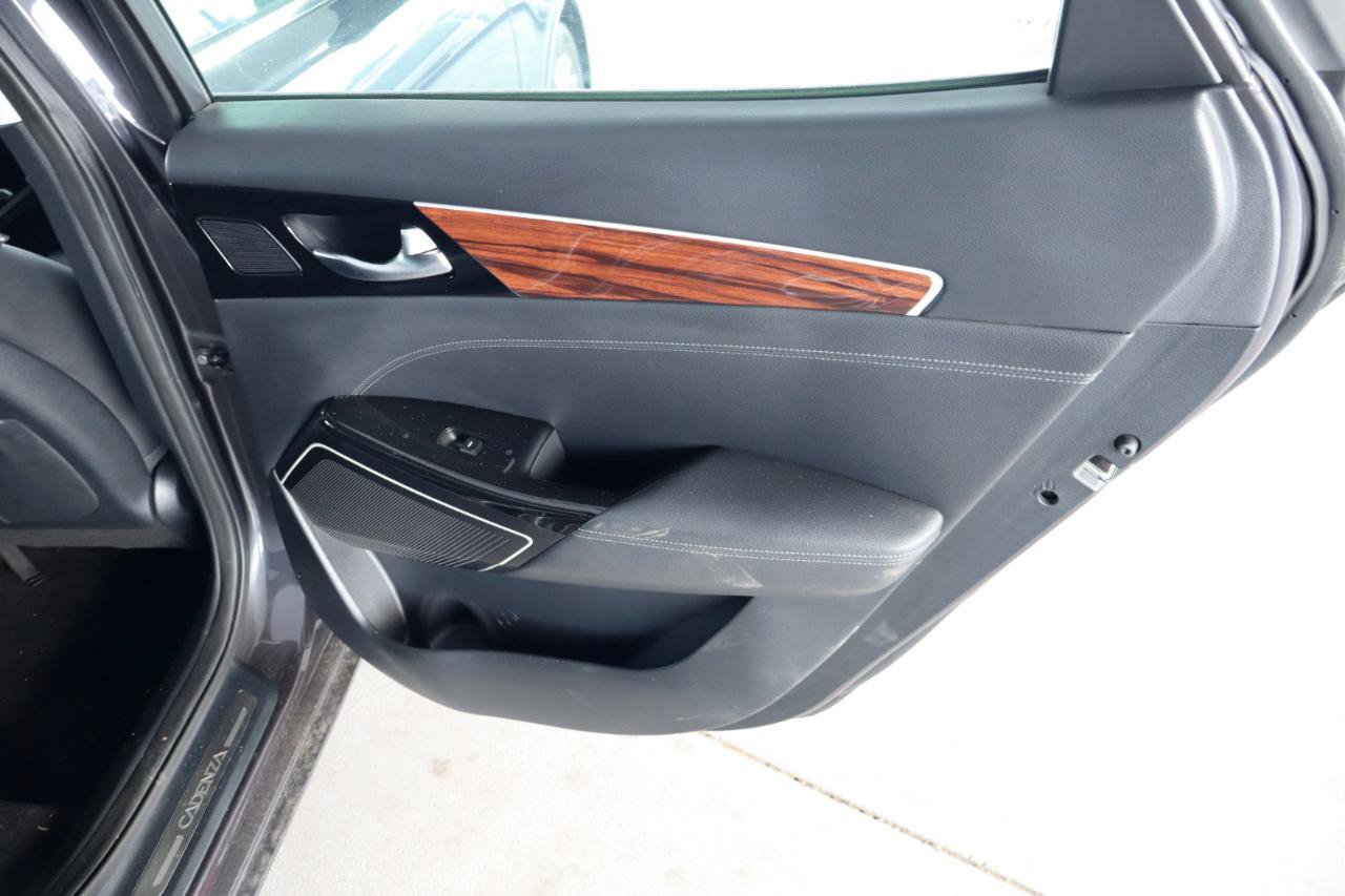 Used 2017 Kia Cadenza Technology FWD image 34