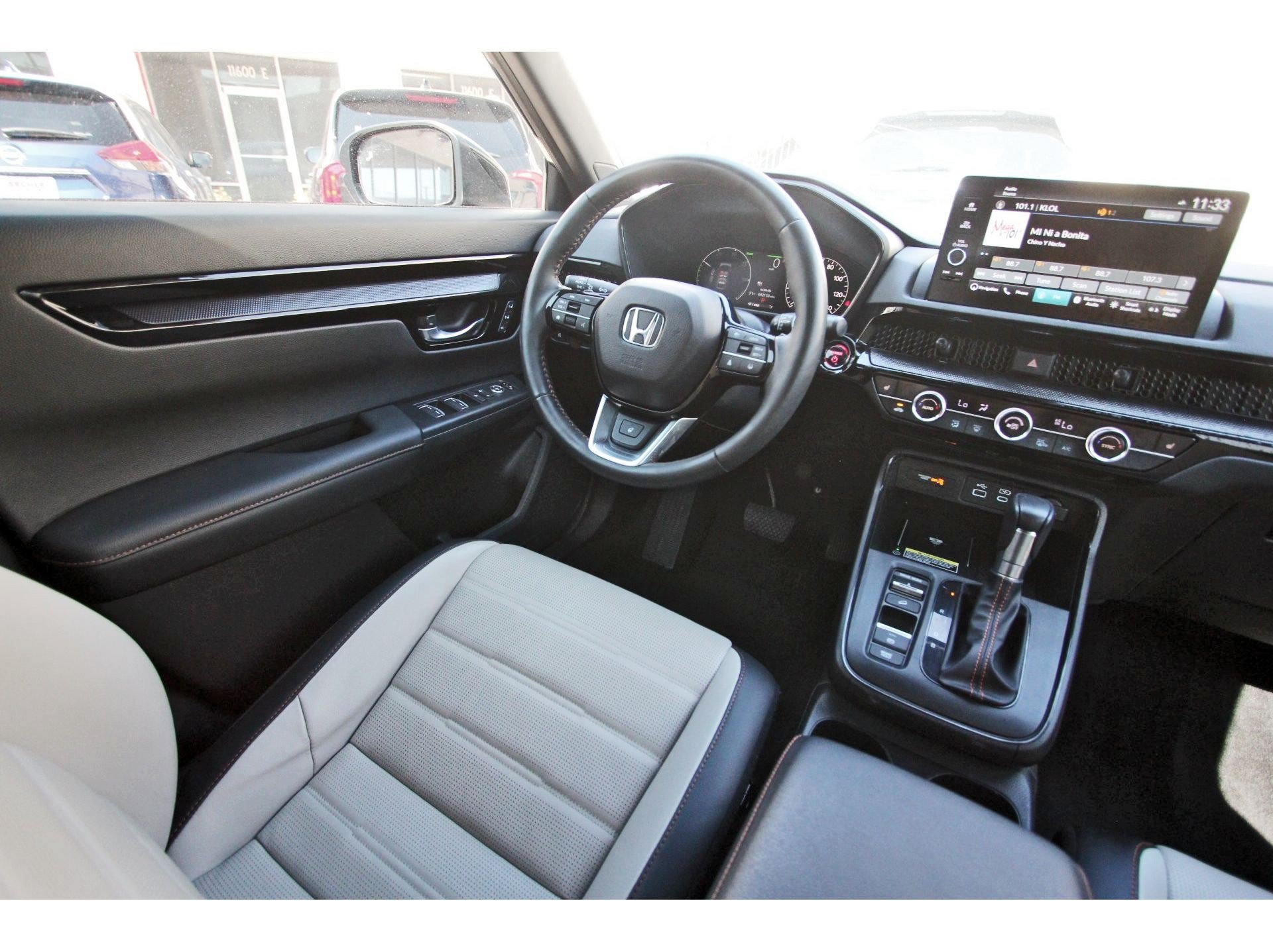 Used 2025 Honda CR-V Sport Touring image 10