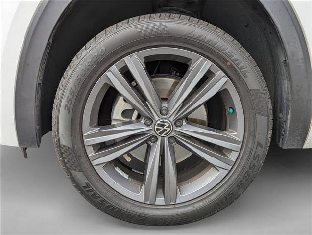 Used 2021 Volkswagen Atlas Cross Sport SE w/ Panoramic Sunroof Package image 9