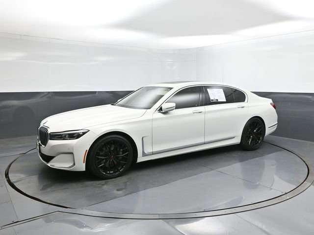 Used 2022 BMW 740i w/ Premium Package image 34