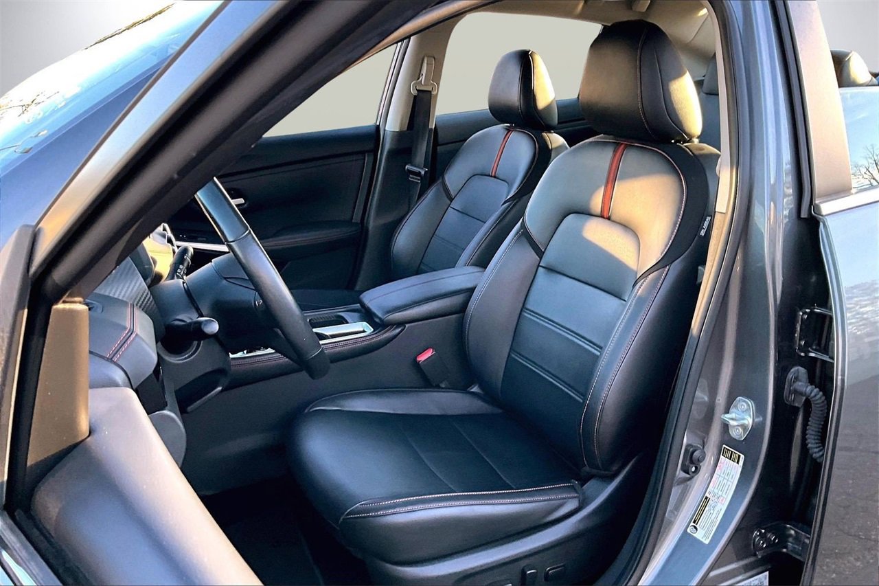 Used 2025 Nissan Sentra SR w/ SR Premium Package image 21