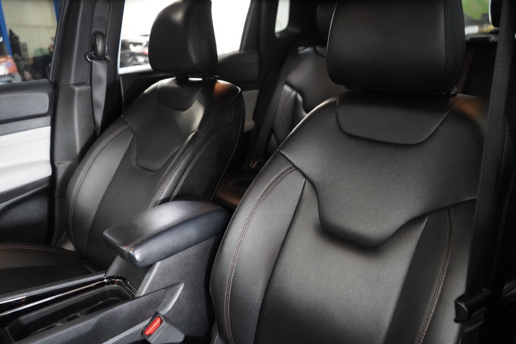 Used 2024 Jeep Compass Limited AWD/4WD image 19