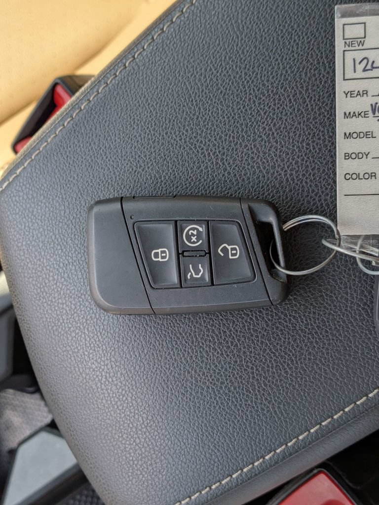 Used 2023 Volkswagen Tiguan SE R-Line FWD image 30