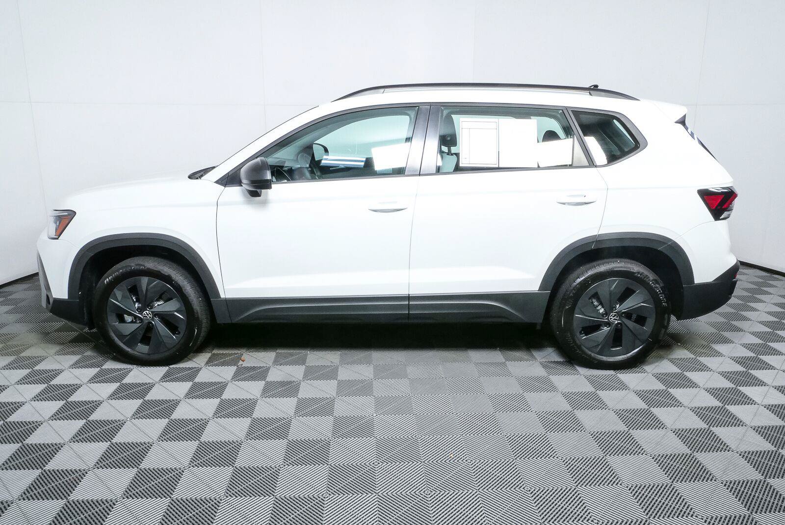 Certified 2025 Volkswagen Taos S FWD image 28