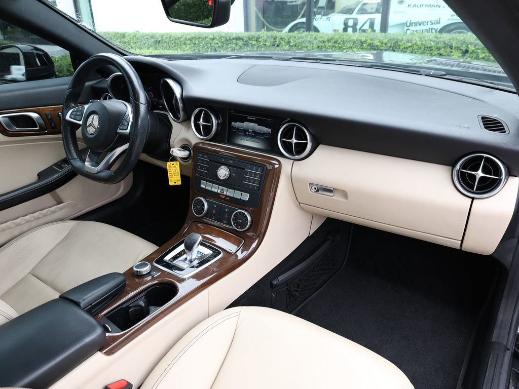 Used 2018 Mercedes-Benz SLC 300 image 18