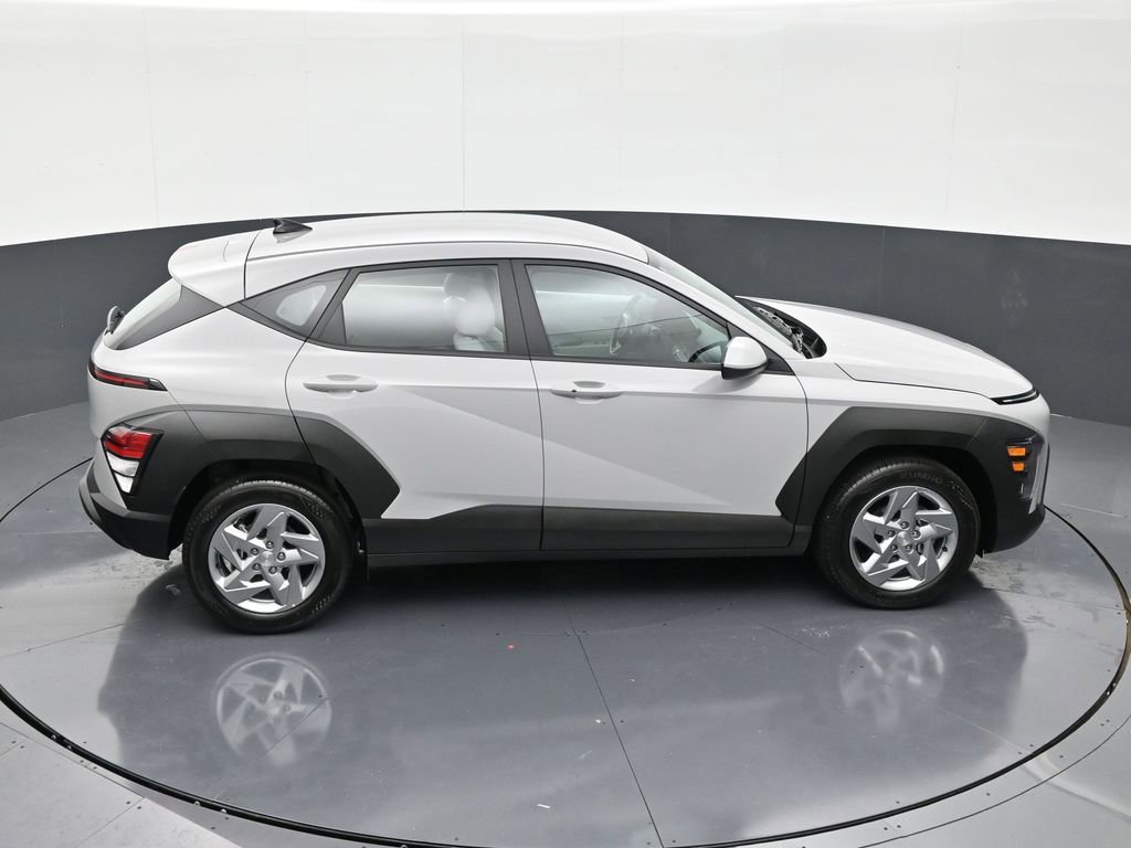 Used 2026 Hyundai Kona SE image 17