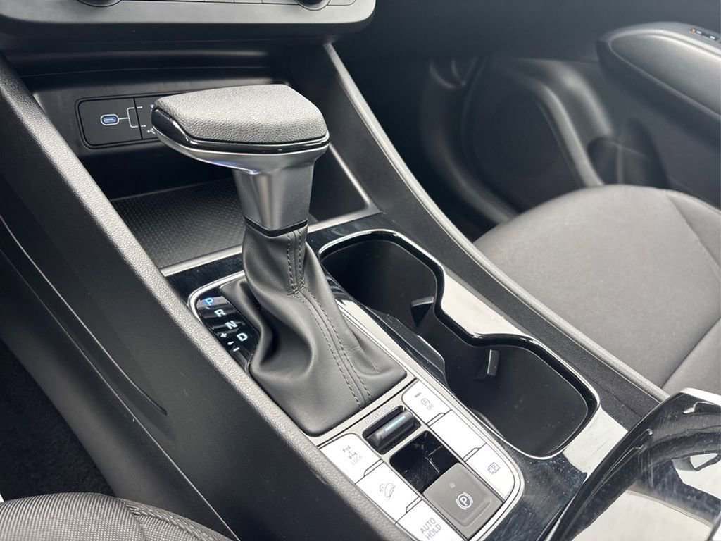 Used 2025 Hyundai Tucson SE image 33