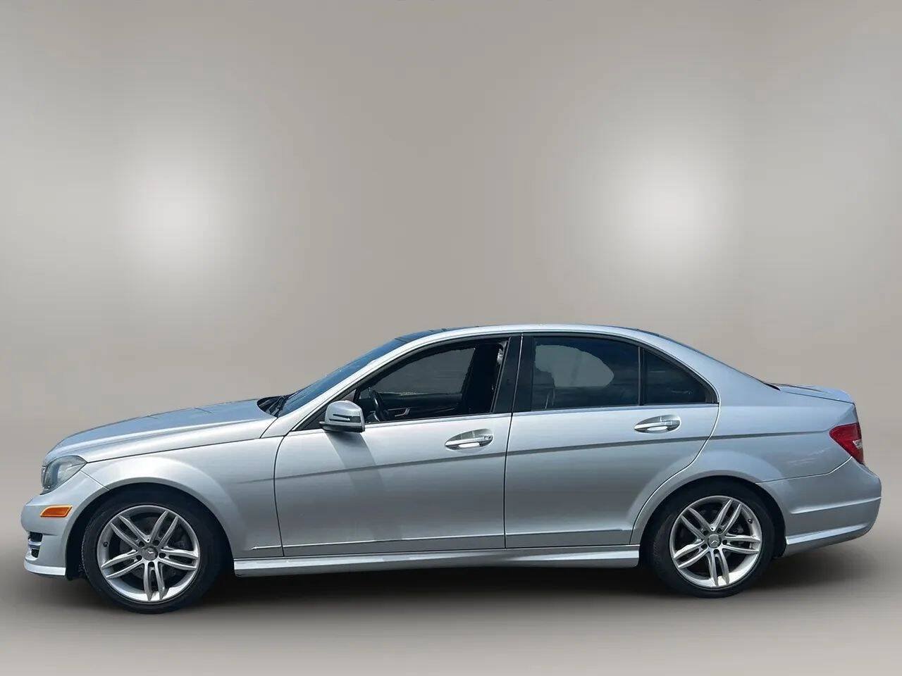 Used 2014 Mercedes-Benz C 300 4MATIC Sedan w/ Multimedia Package image 4