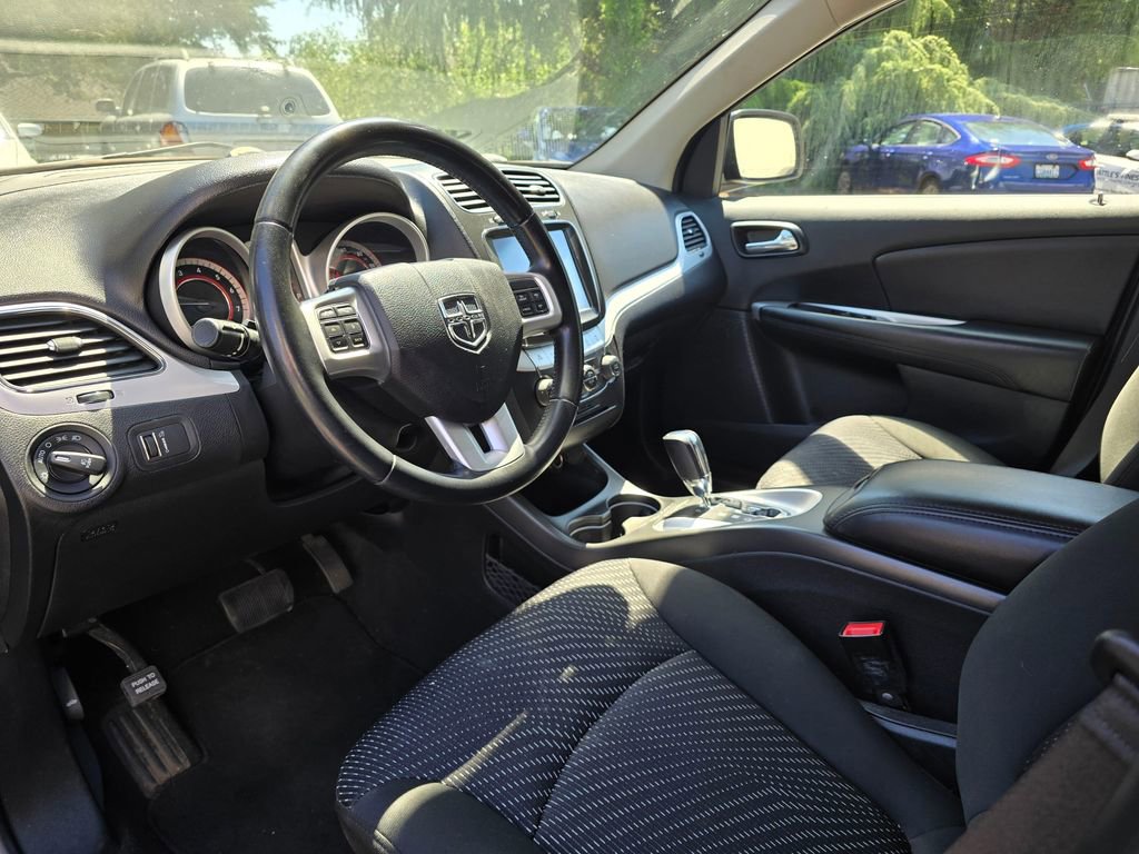Used 2019 Dodge Journey SE FWD image 11