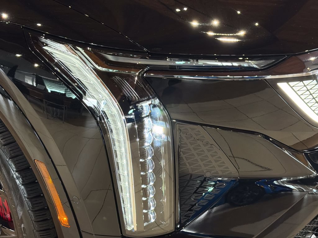New 2026 Cadillac Optiq V w/ LPO, ONYX Package AWD/4WD image 6