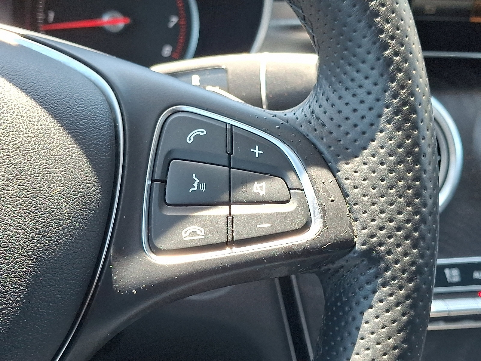 Used 2016 Mercedes-Benz GLC 300 4MATIC image 24