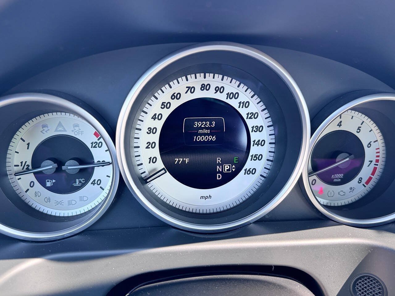 Used 2016 Mercedes-Benz E 400 4MATIC Sedan image 10