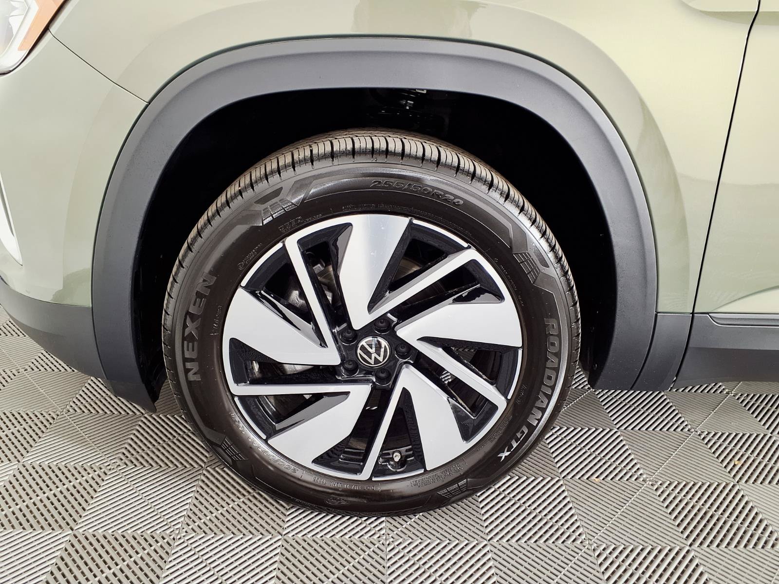 Used 2026 Volkswagen Atlas SE AWD/4WD image 7