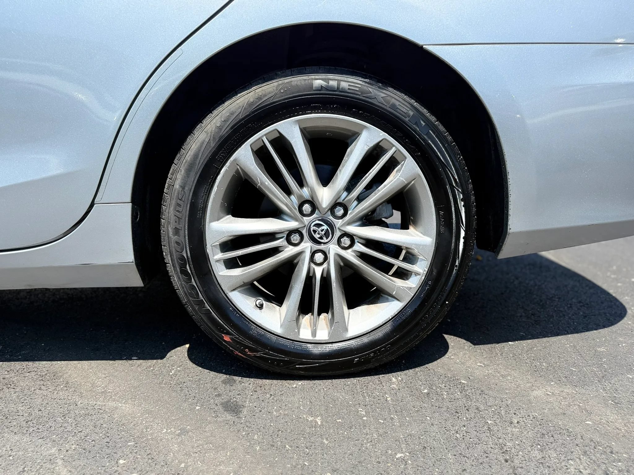 Used 2017 Toyota Camry SE FWD image 34