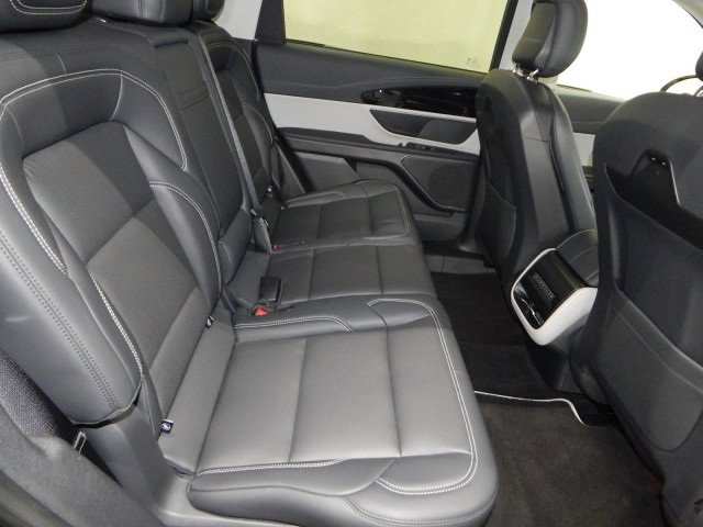 Used 2024 Lincoln Nautilus Premier image 15