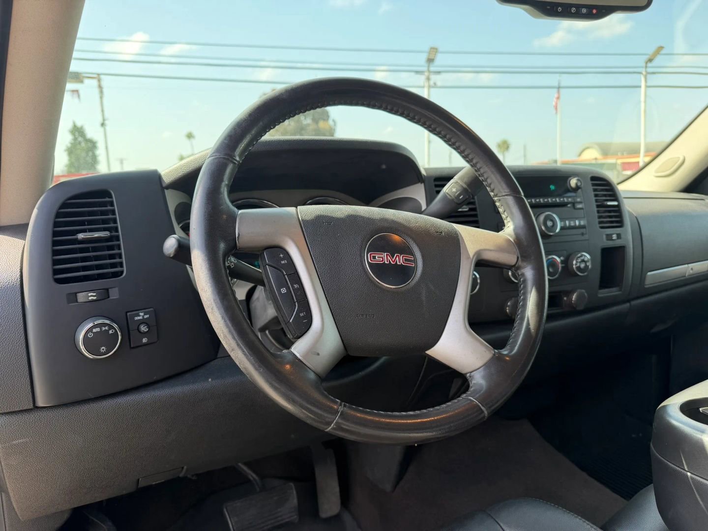 Used 2008 GMC Sierra 2500 SLE w/ Convenience Package AWD/4WD image 11