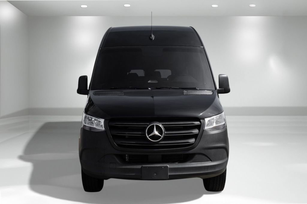 Used 2025 Mercedes-Benz Sprinter 2500 w/ Dashboard Charging Package image 4