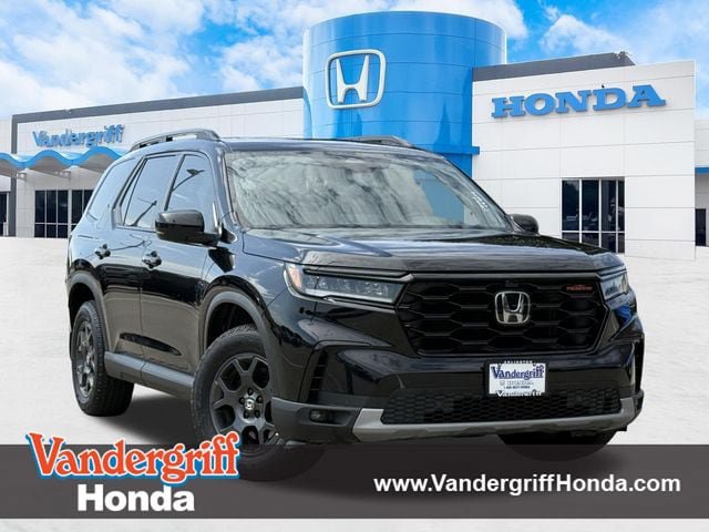 Certified 2025 Honda Pilot TrailSport