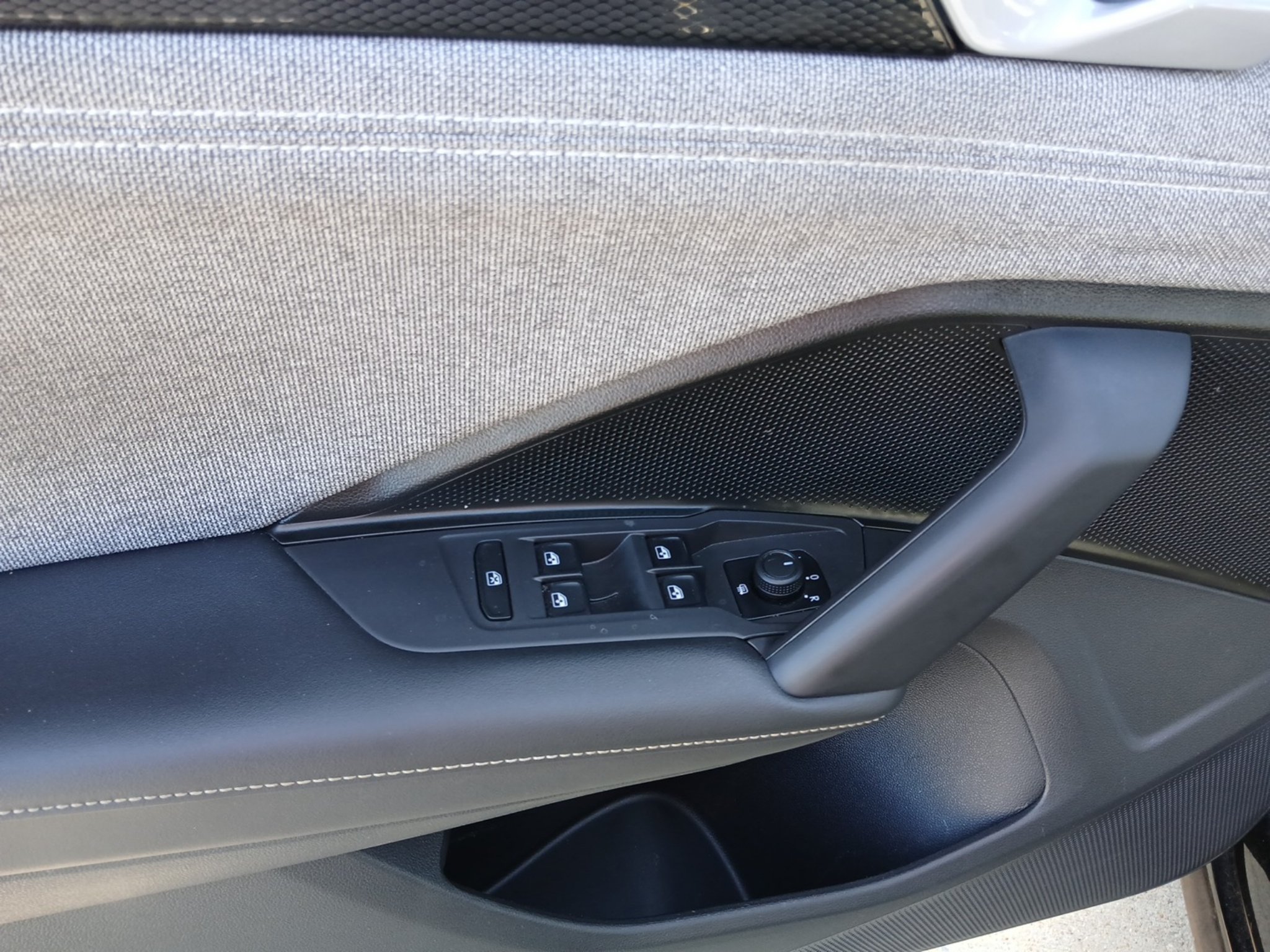Used 2025 Volkswagen Tiguan S FWD image 10