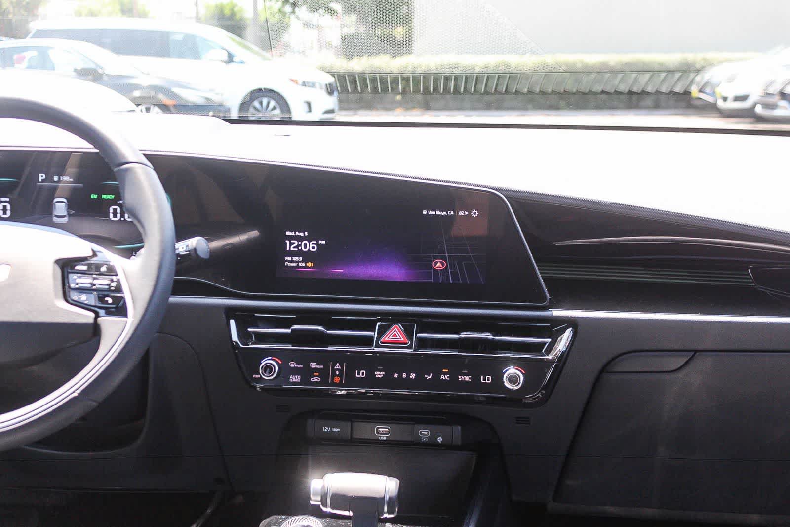 Used 2025 Kia Niro EX FWD image 17