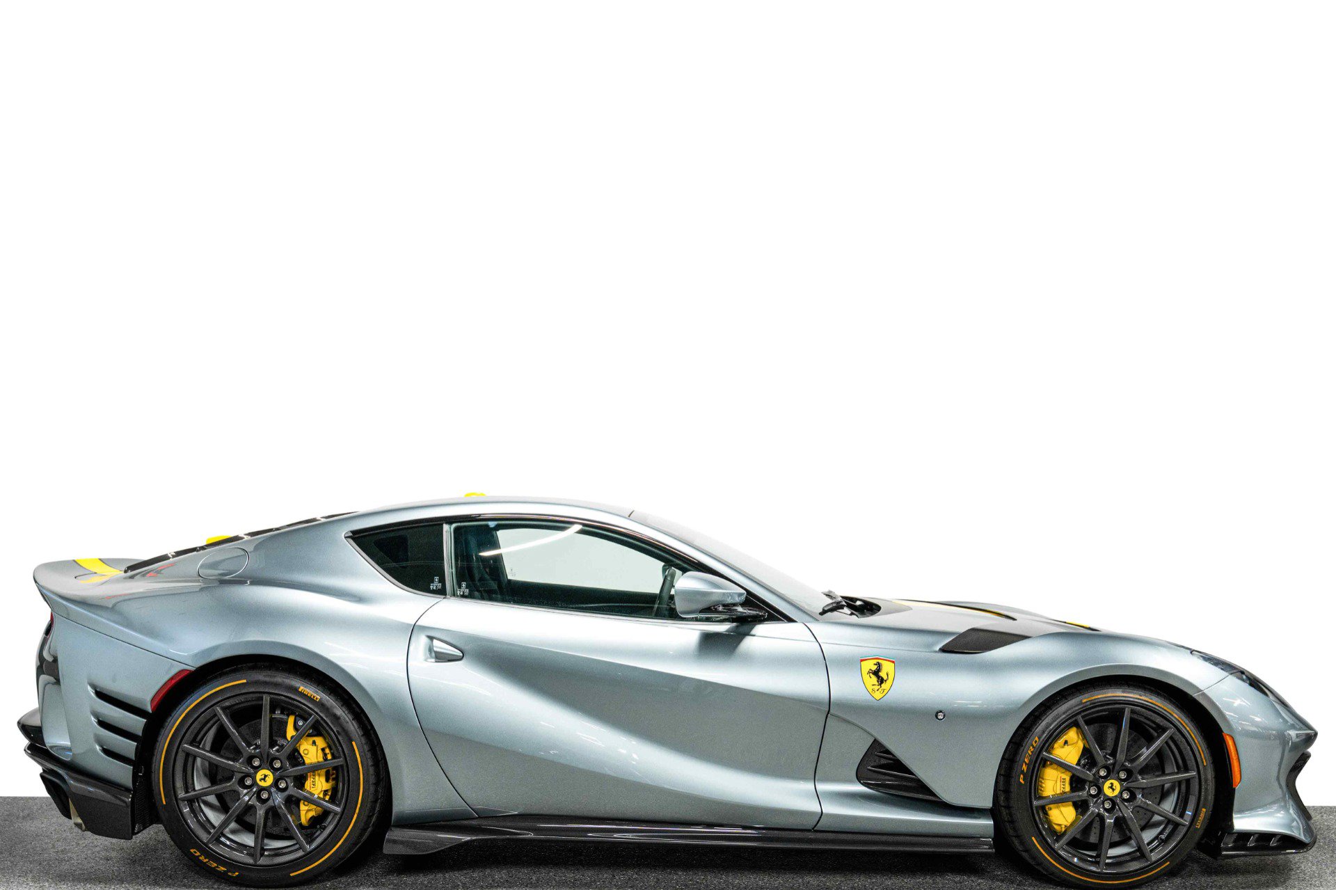 Used 2023 Ferrari 812 Competizione RWD image 2
