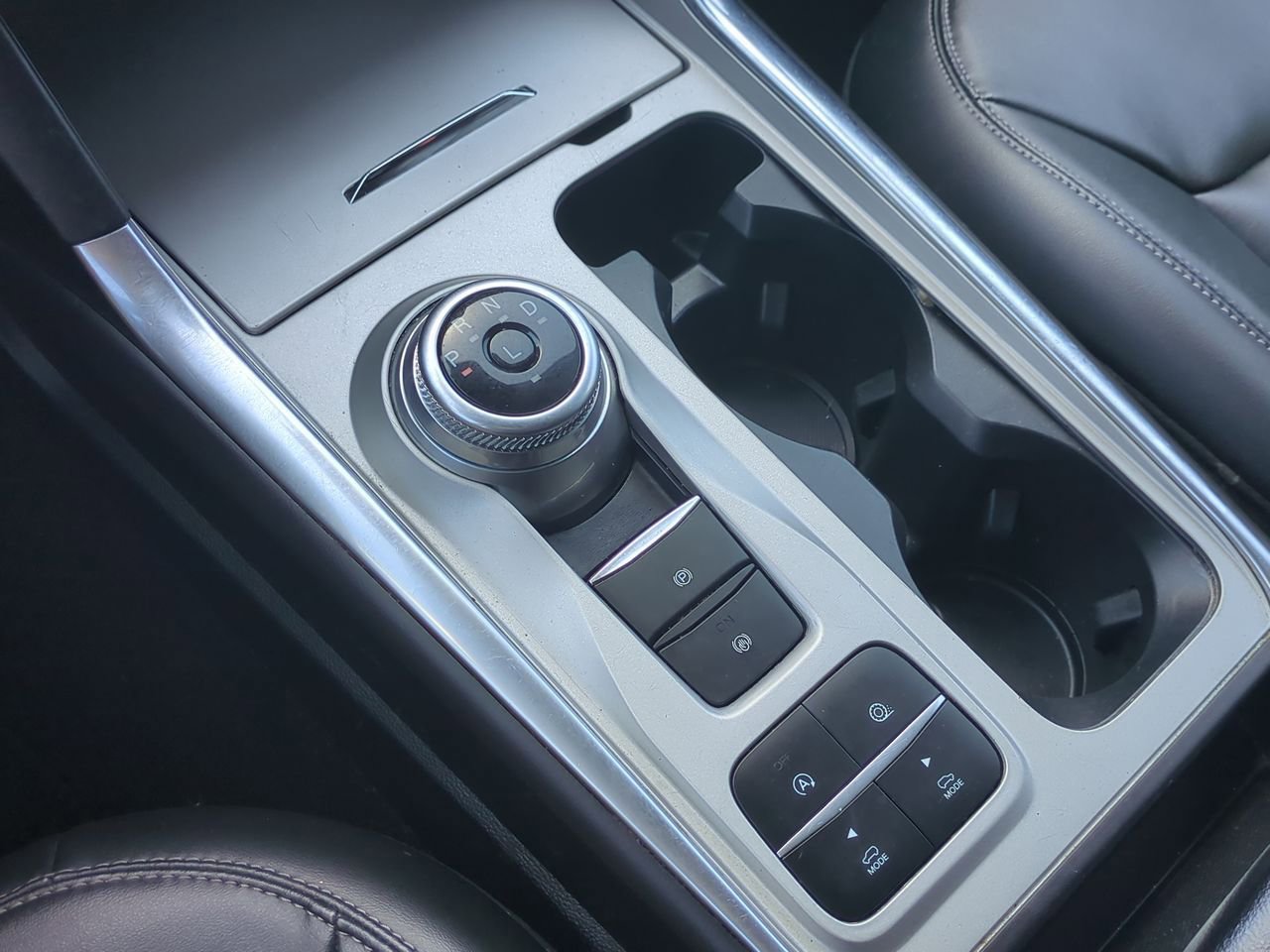 Used 2024 Ford Explorer XLT w/ Equipment Group 202A RWD image 15