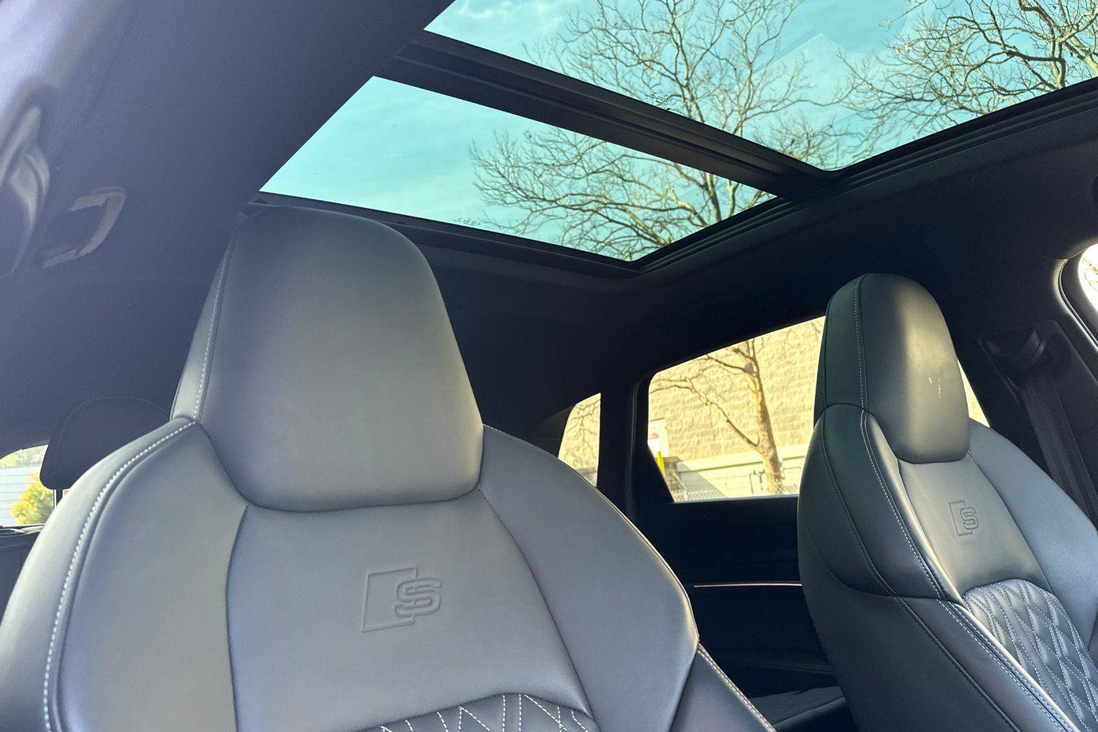 Used 2023 Audi e-tron S Premium Plus w/ Black Optic Package image 17