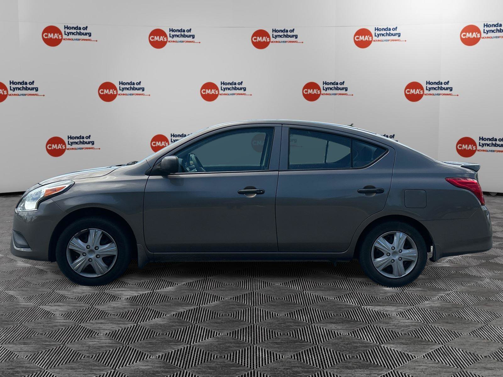 Used 2015 Nissan Versa S Plus FWD image 2