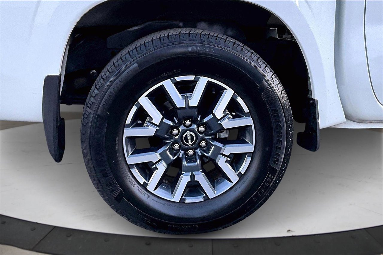 Used 2024 Nissan Frontier SL w/ Technology Package image 35