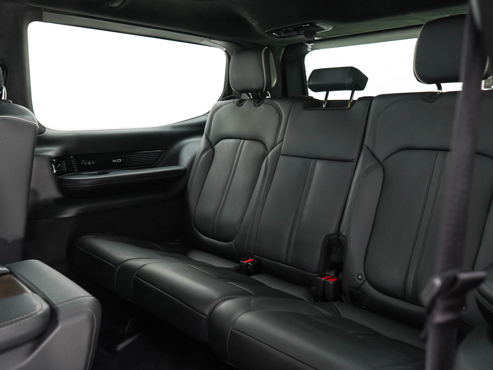 Used 2023 Jeep Grand Wagoneer Series II AWD/4WD image 15
