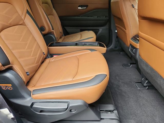 Used 2023 Nissan Pathfinder Platinum AWD/4WD image 27