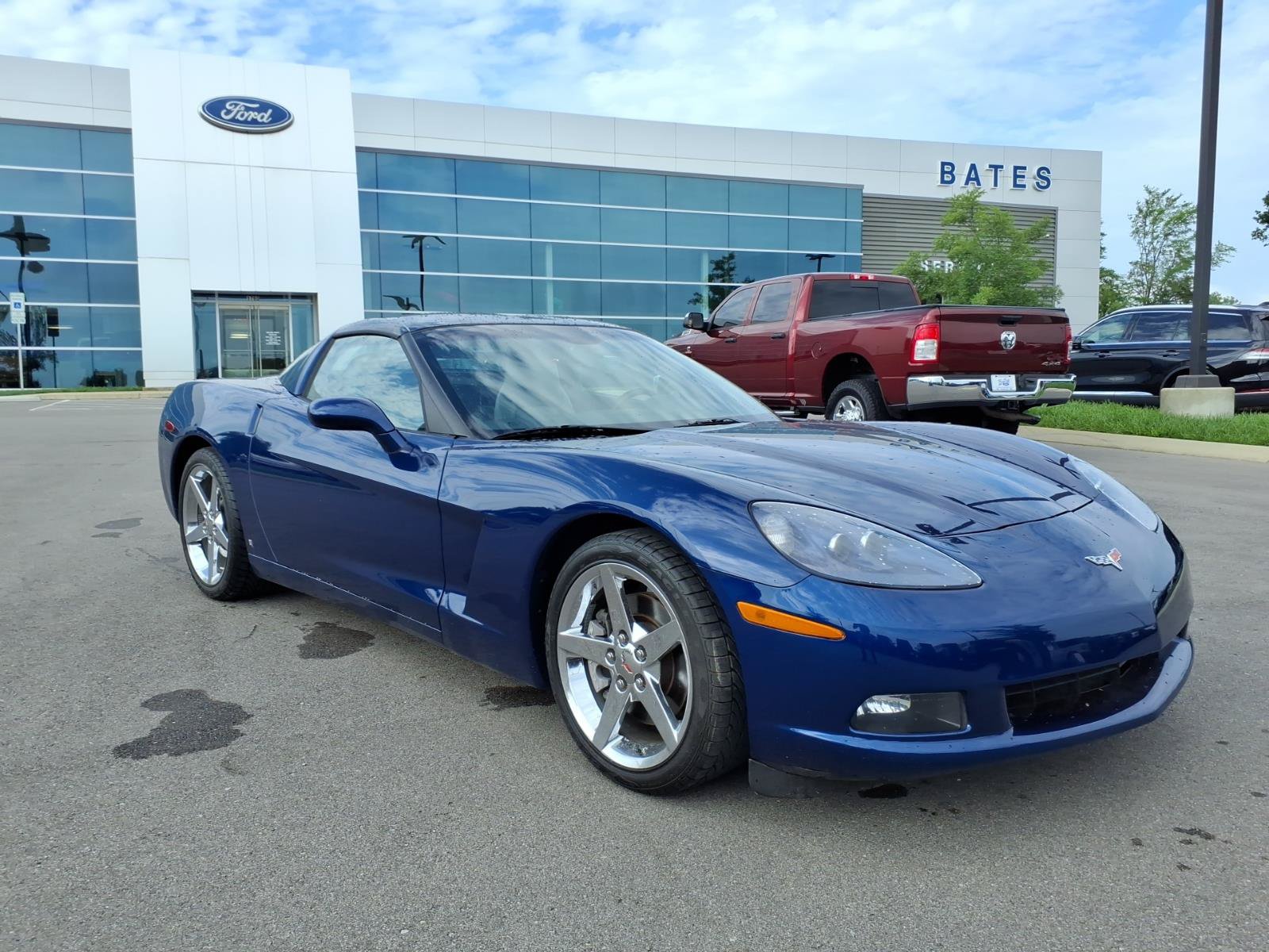 Used 2007 Chevrolet Corvette Coupe w/ Preferred Equipment Group RWD image 1