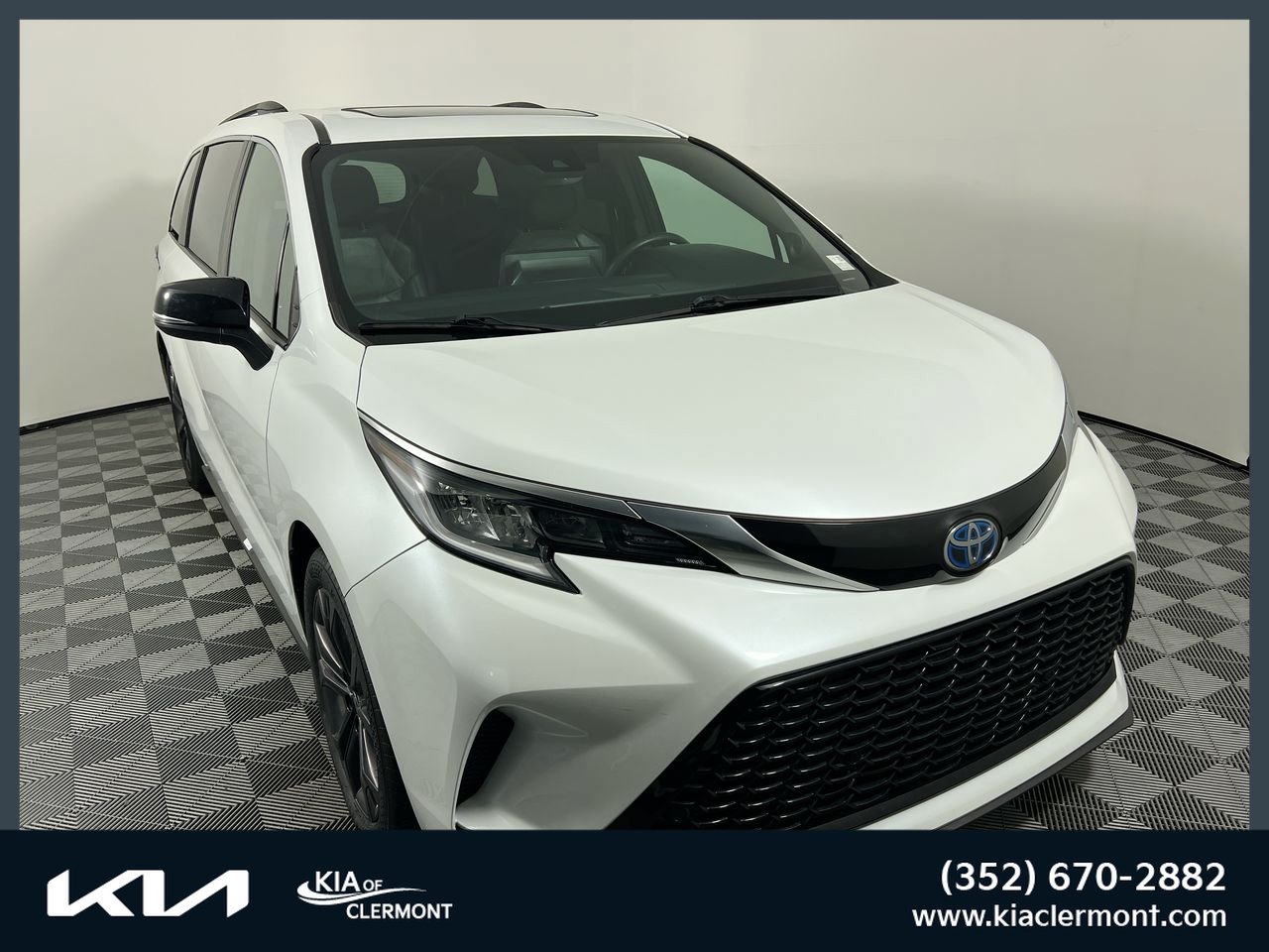 Used 2023 Toyota Sienna XSE