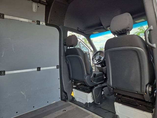 Used 2022 Mercedes-Benz Sprinter 2500 image 27